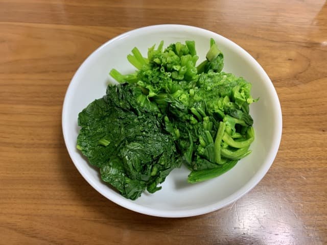 茹でたほうれん草