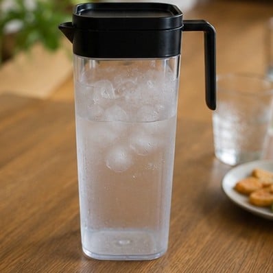 100均 麦茶ポット 横置き